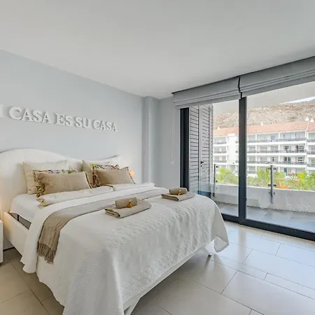 Exclusive Penthouse - 85m Pool - Private Garage - 3 Terraces Lägenhet *